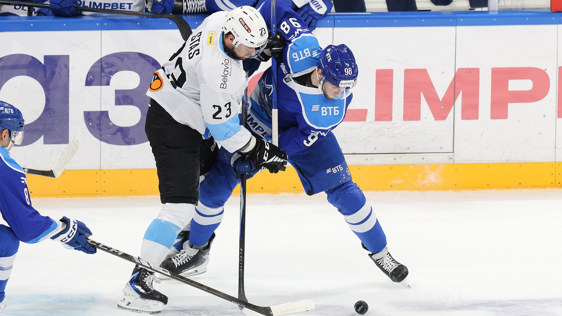 Не опять, а снова. Москвичи уступают минчанам