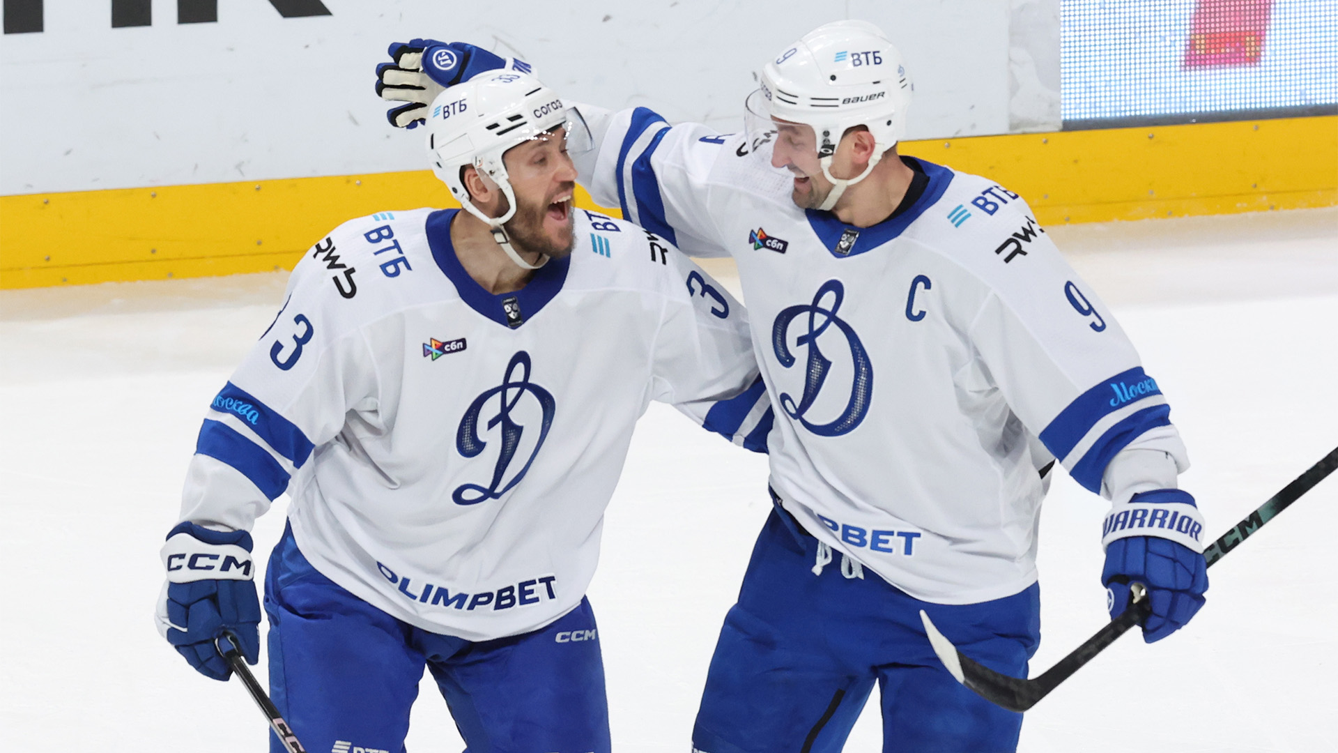 Максимальное напряжение. «Динамо» обыгрывает «Локомотив»