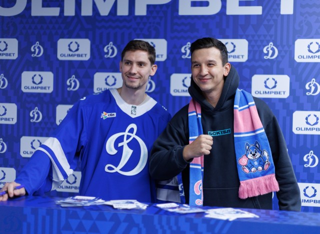 02.10.2025 Автограф-сессия Артема Михеева