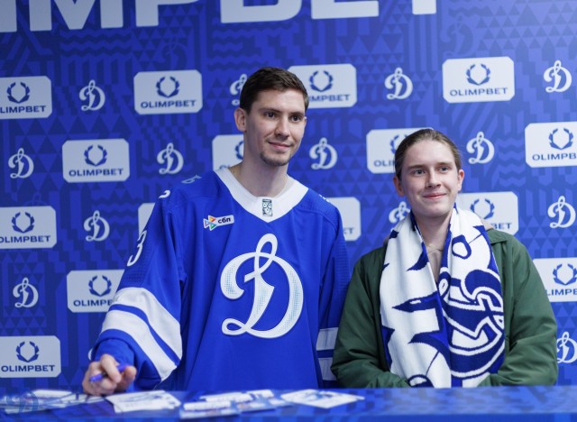 02.10.2025 Автограф-сессия Артема Михеева