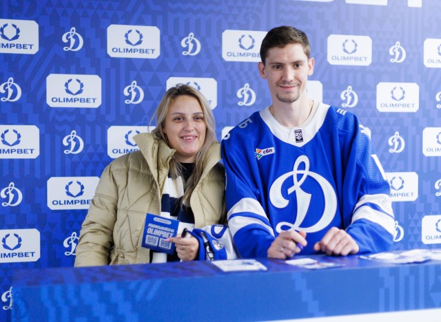 02.10.2025 Автограф-сессия Артема Михеева