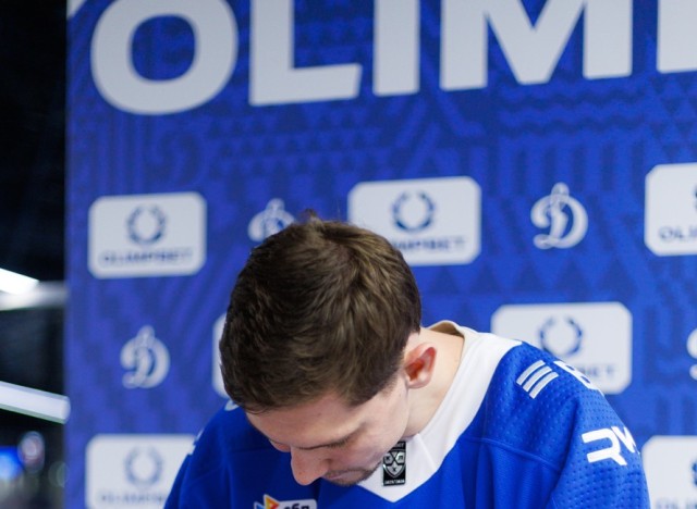 02.10.2025 Автограф-сессия Артема Михеева