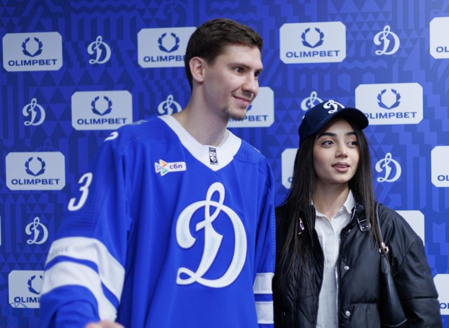 02.10.2025 Автограф-сессия Артема Михеева