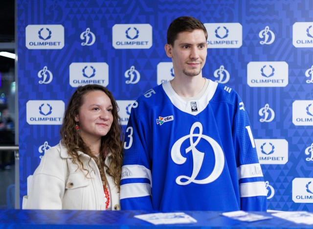 02.10.2025 Автограф-сессия Артема Михеева