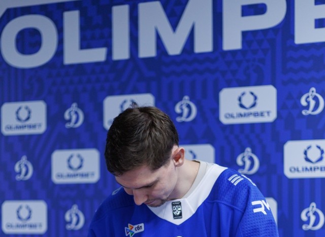 02.10.2025 Автограф-сессия Артема Михеева