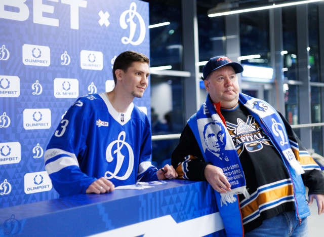 02.10.2025 Автограф-сессия Артема Михеева