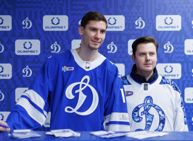 02.10.2025 Автограф-сессия Артема Михеева