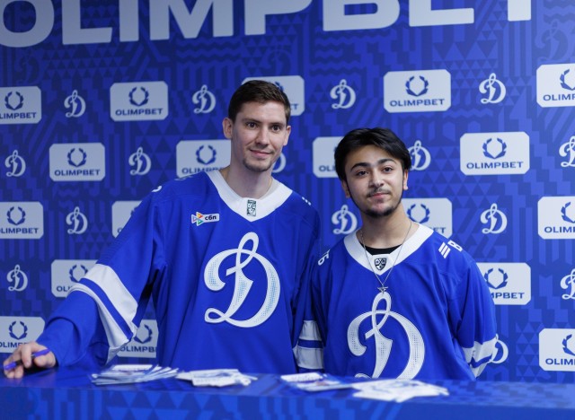 02.10.2025 Автограф-сессия Артема Михеева