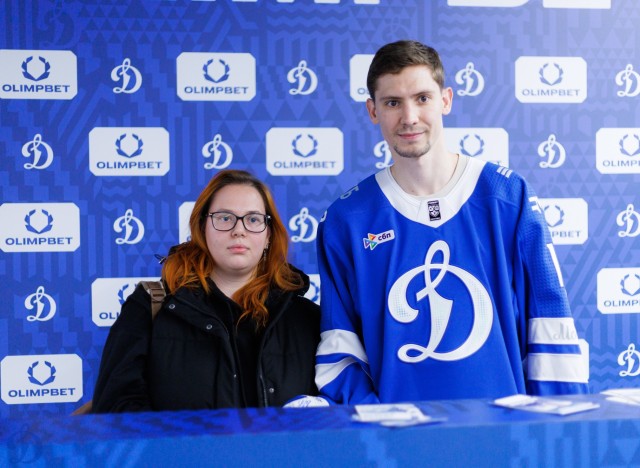 02.10.2025 Автограф-сессия Артема Михеева