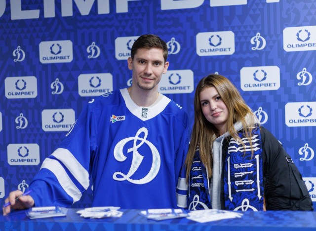 02.10.2025 Автограф-сессия Артема Михеева