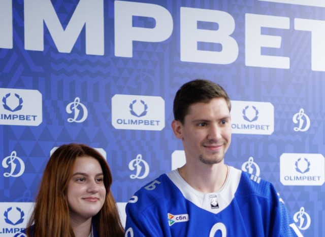 02.10.2025 Автограф-сессия Артема Михеева