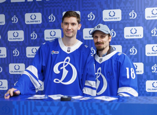 02.10.2025 Автограф-сессия Артема Михеева