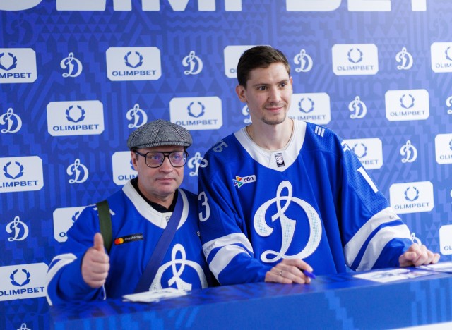 02.10.2025 Автограф-сессия Артема Михеева