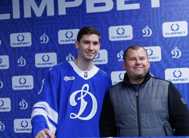 02.10.2025 Автограф-сессия Артема Михеева