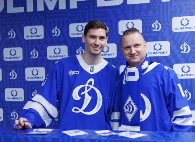 02.10.2025 Автограф-сессия Артема Михеева