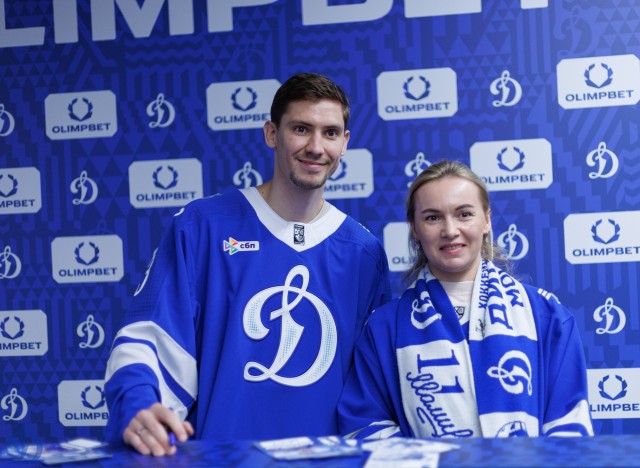 02.10.2025 Автограф-сессия Артема Михеева