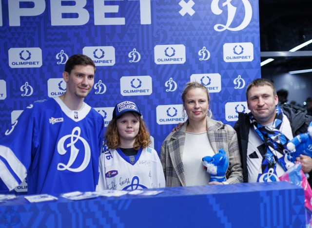 02.10.2025 Автограф-сессия Артема Михеева