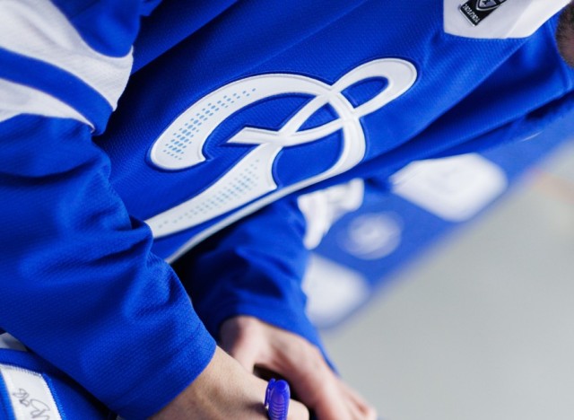 02.10.2025 Автограф-сессия Артема Михеева