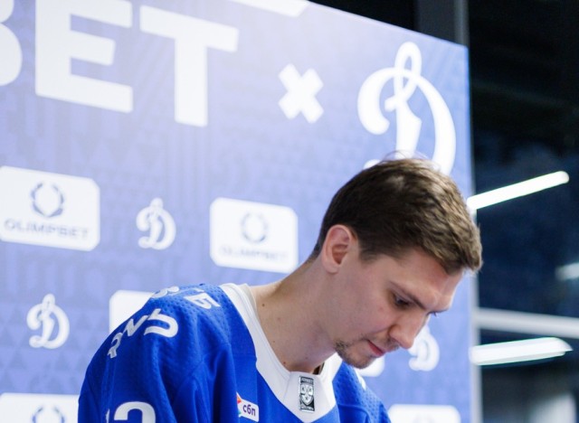 02.10.2025 Автограф-сессия Артема Михеева