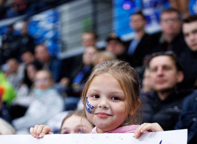 02.10.2025. Трибуны в лицах