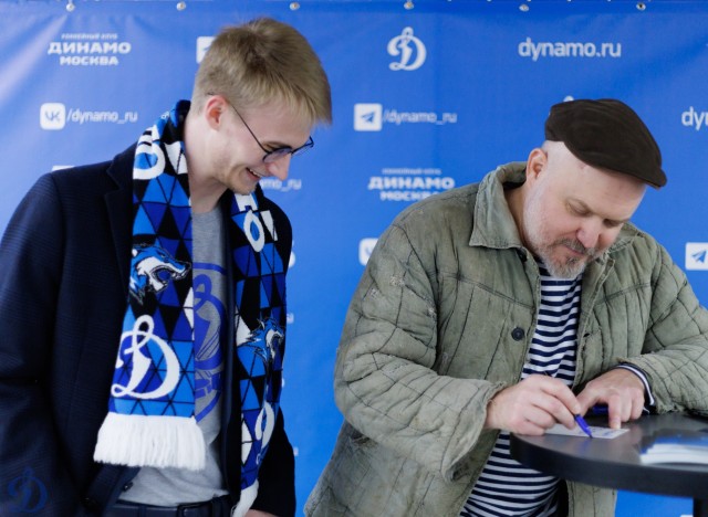 20.10.2025 Автограф-сессия Сергея Чихачева