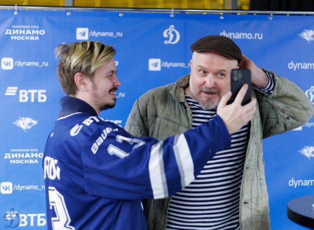 20.10.2025 Автограф-сессия Сергея Чихачева