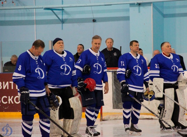 Открытие памятного монумента В.С.Мышкину и матч ветеранов