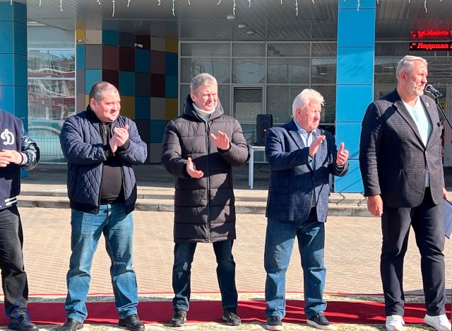 Открытие памятного монумента В.С.Мышкину и матч ветеранов