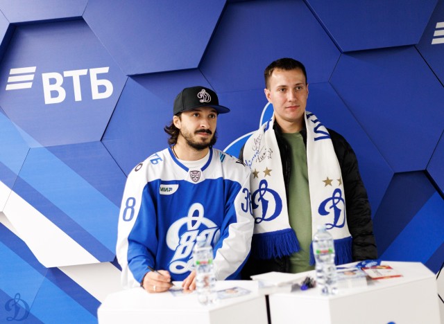 01.10.2026 Автограф-сессия Никиты Тертышного