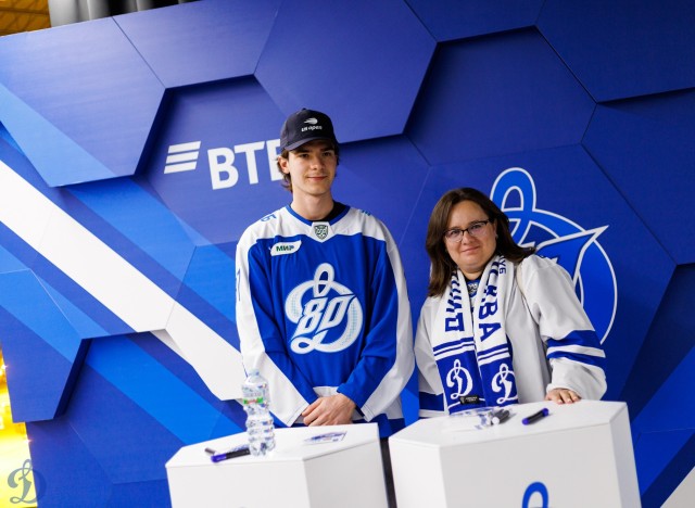 07.10.2026. Автограф-сессия Егора Римашевского