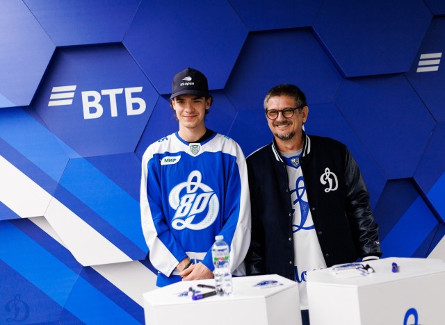 07.10.2026. Автограф-сессия Егора Римашевского